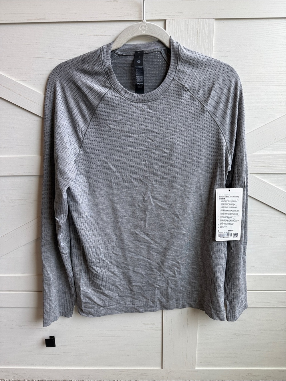 lululemon athletica Men's Light Gray Long-Sleeve Thermal Top